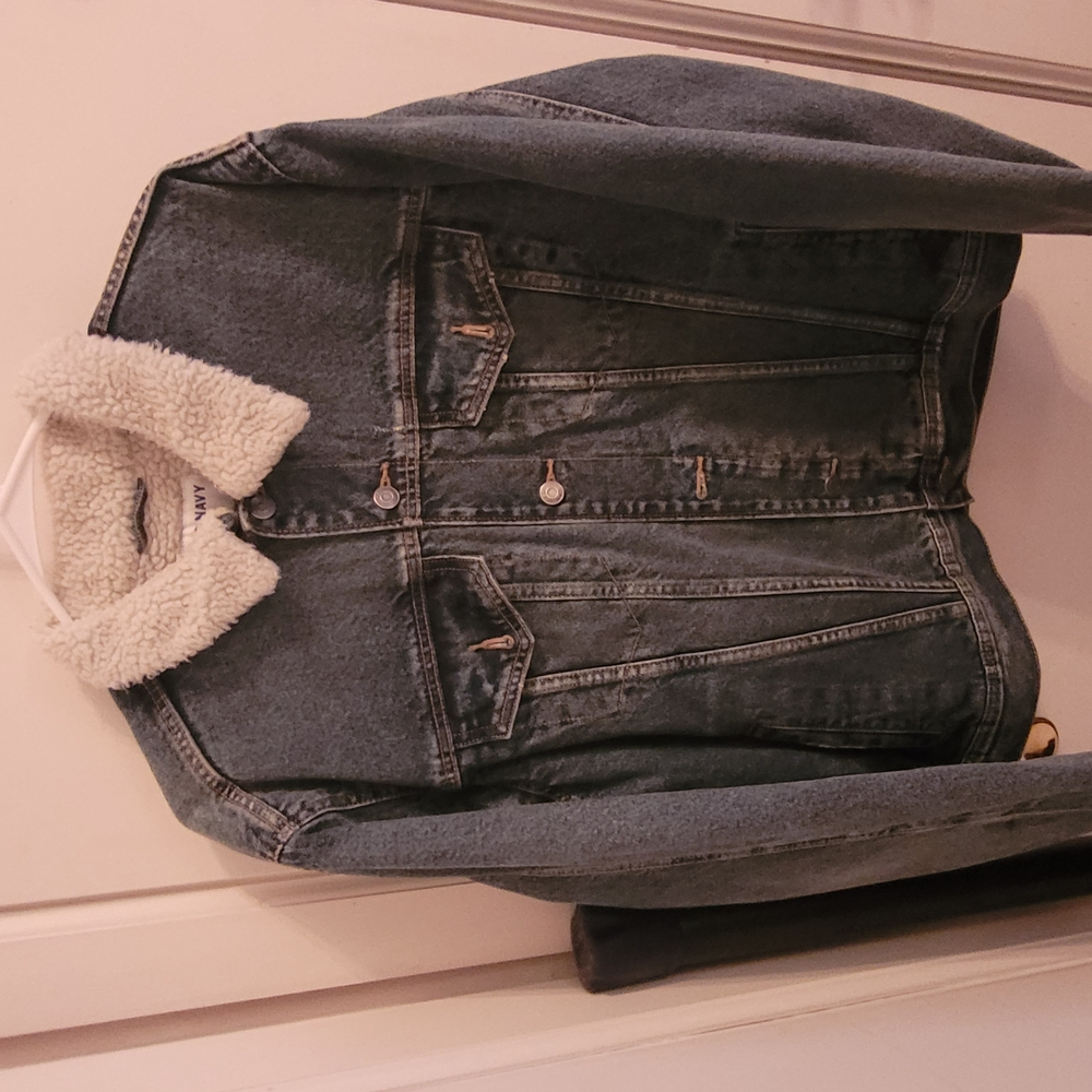 Denim Jacket with Sherpa Collar Old Navy